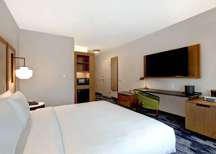 Fairfield & By Marriott Chicago Bolingbrook