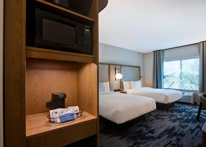 Fairfield & By Marriott Chicago Hotel