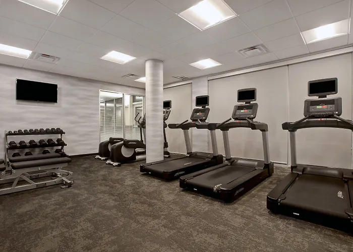Fairfield & By Marriott Chicago 3*
