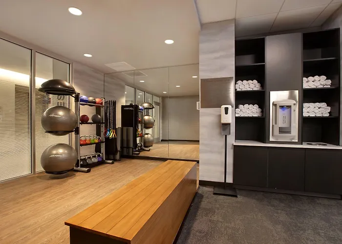 Fairfield & By Marriott Chicago Hotel Bolingbrook