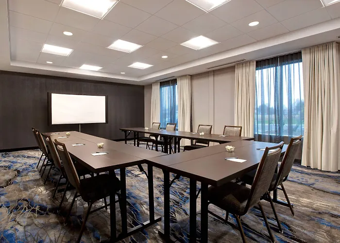 Fairfield & By Marriott Chicago Hotel 3*