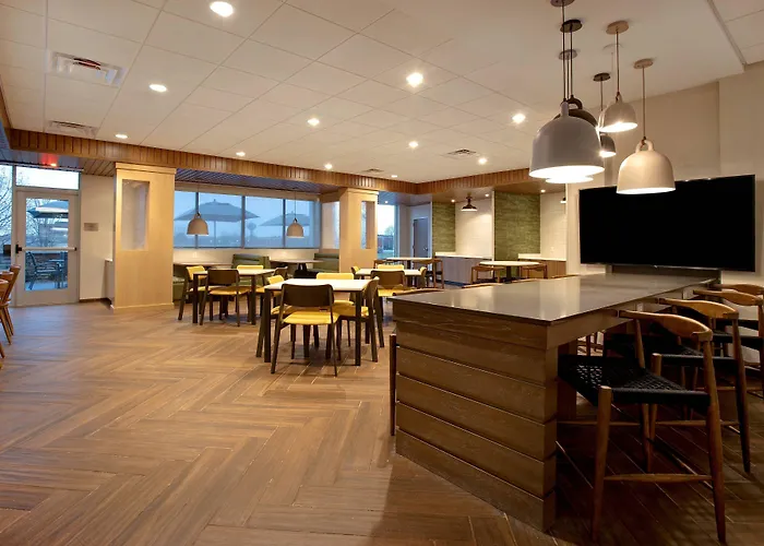 Fairfield & By Marriott Chicago Bolingbrook
