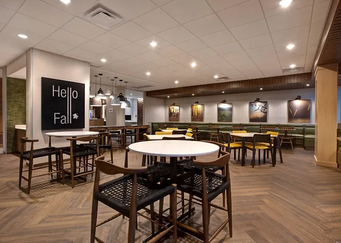 Hotel Fairfield & By Marriott Chicago