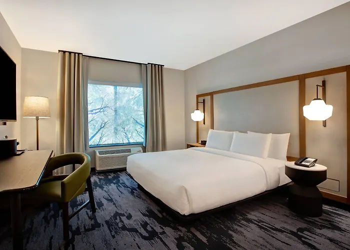 Fairfield & By Marriott Chicago Hotel Bolingbrook