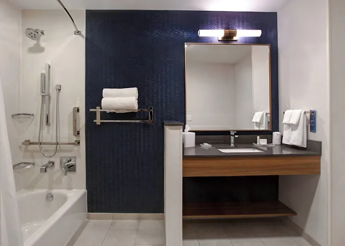 Hotel Fairfield & By Marriott Chicago Bolingbrook