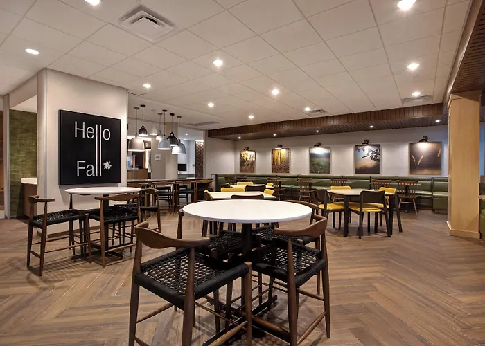 Fairfield & By Marriott Chicago Hotel