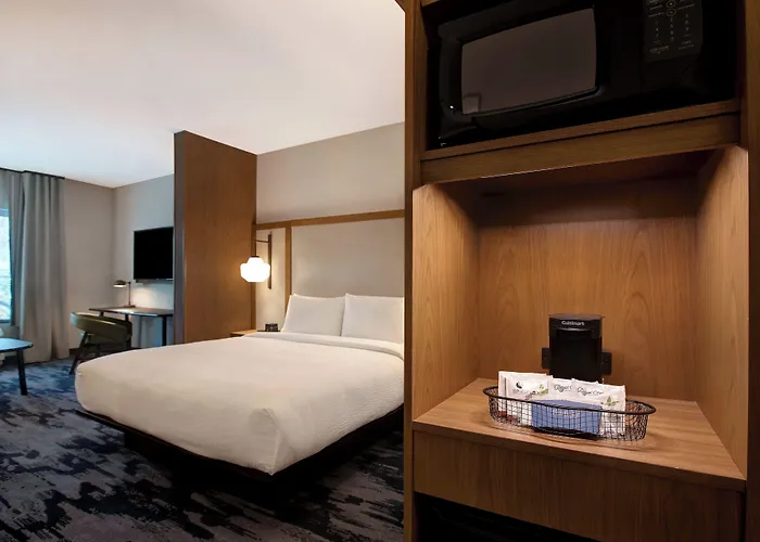 Fairfield & By Marriott Chicago 3*